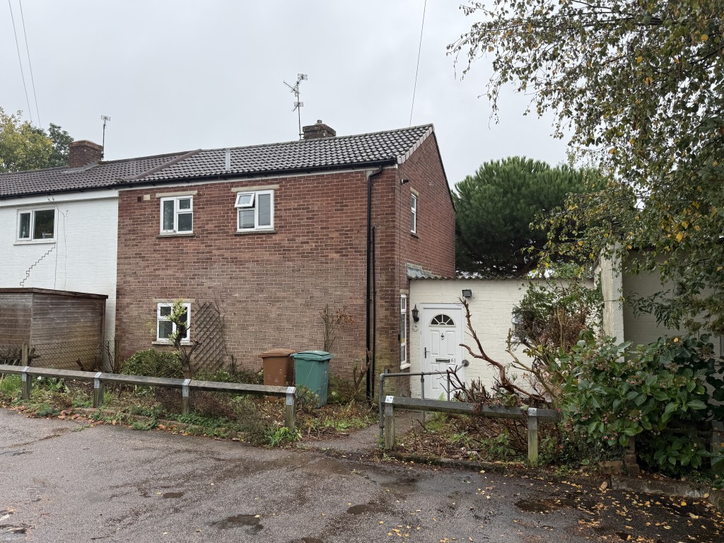 Lot: 161 - HOUSE IN NEED OF IMPROVEMENT - View of House in Need of Modernisation